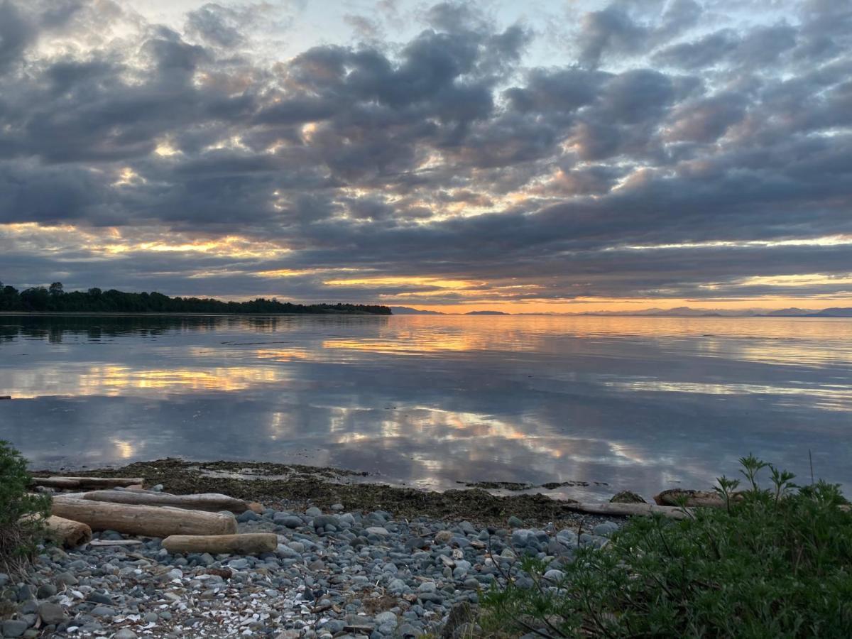 Kye Bay Bnb - A Place To Breathe Comox Exterior foto
