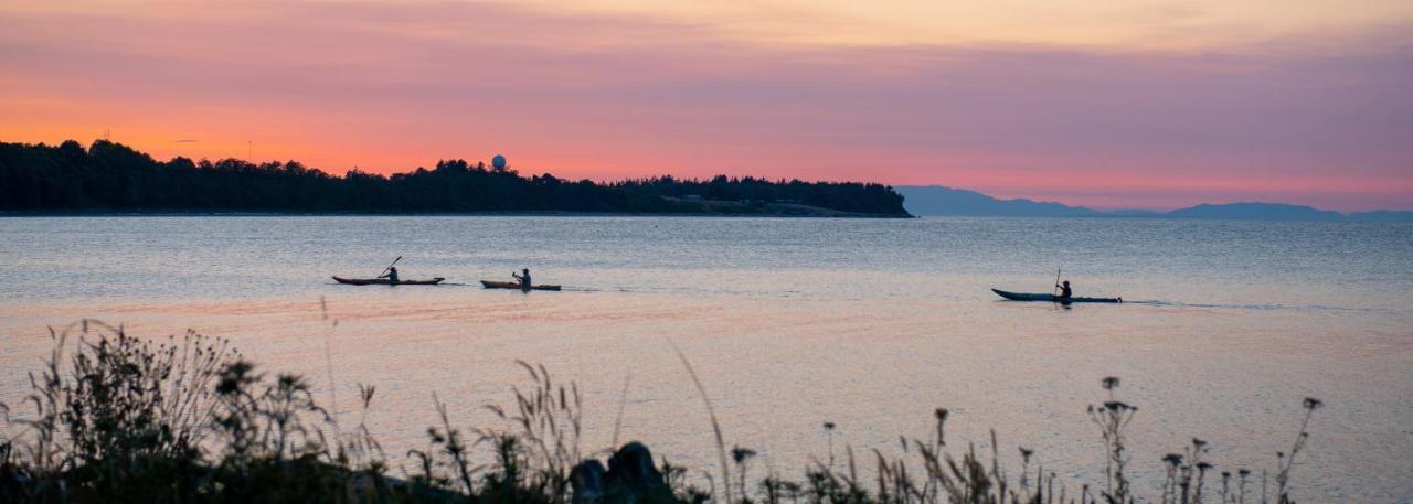 Kye Bay Bnb - A Place To Breathe Comox Exterior foto